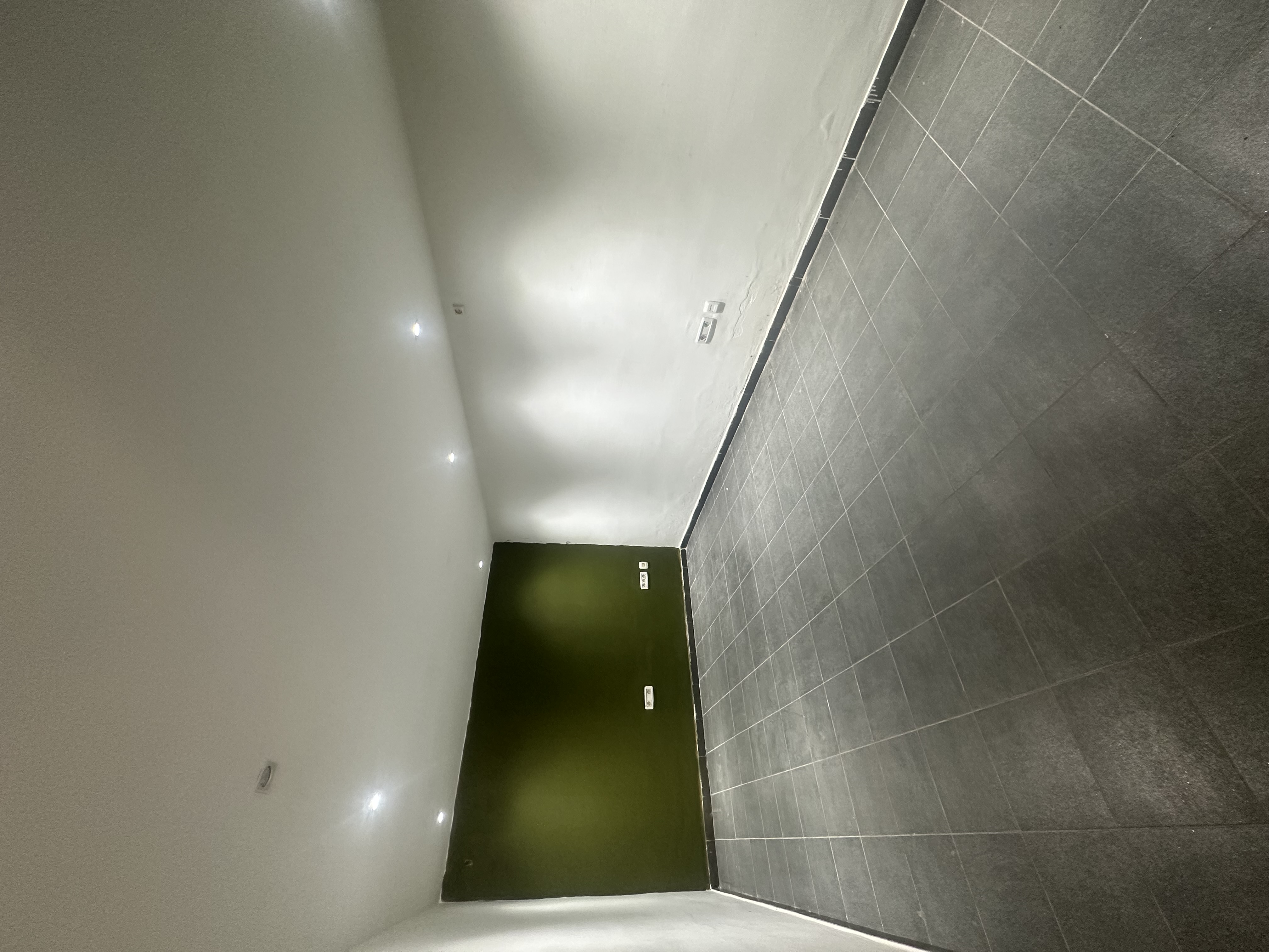 Ariana Ville&nbsp;El Menzah 6&nbsp;Bureaux & Commerces&nbsp;G�rance libre&nbsp;Un local commercial � menzah 6 route x2