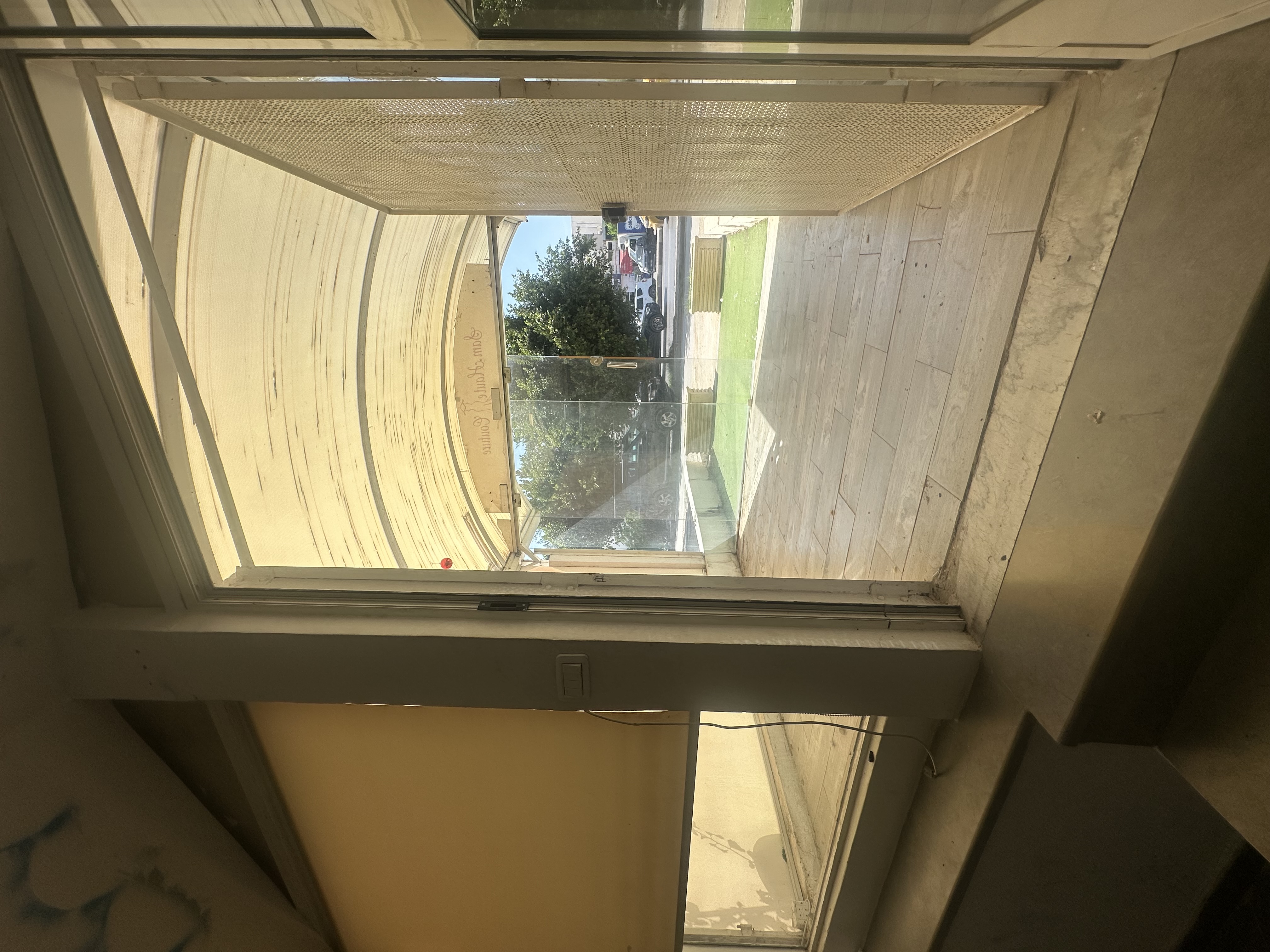 Ariana Ville&nbsp;El Menzah 6&nbsp;Location&nbsp;Surfaces&nbsp;Un local commercial ou bureautique � menzah 6