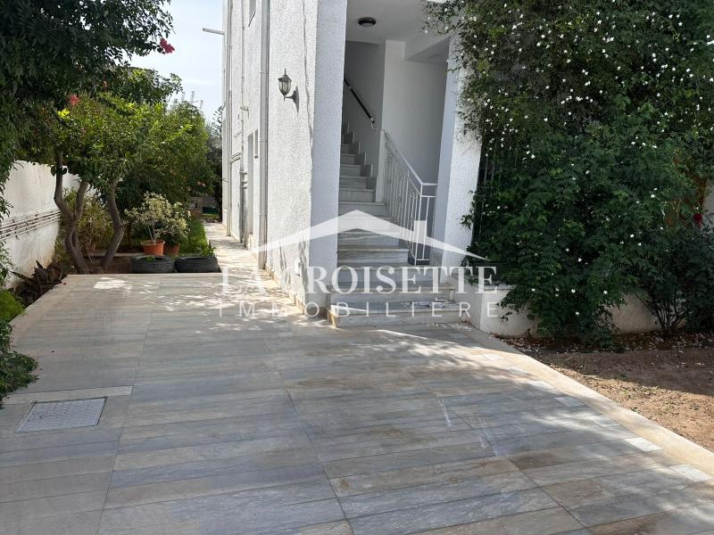 La Marsa&nbsp;Cite Du Stade&nbsp;Location&nbsp;Appart. 4 pi�ces&nbsp;Etage de villa s3 � la marsa mel0611