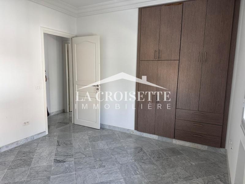 La Marsa&nbsp;Cite Du Stade&nbsp;Location&nbsp;Appart. 4 pi�ces&nbsp;Etage de villa s3 � la marsa mel0611
