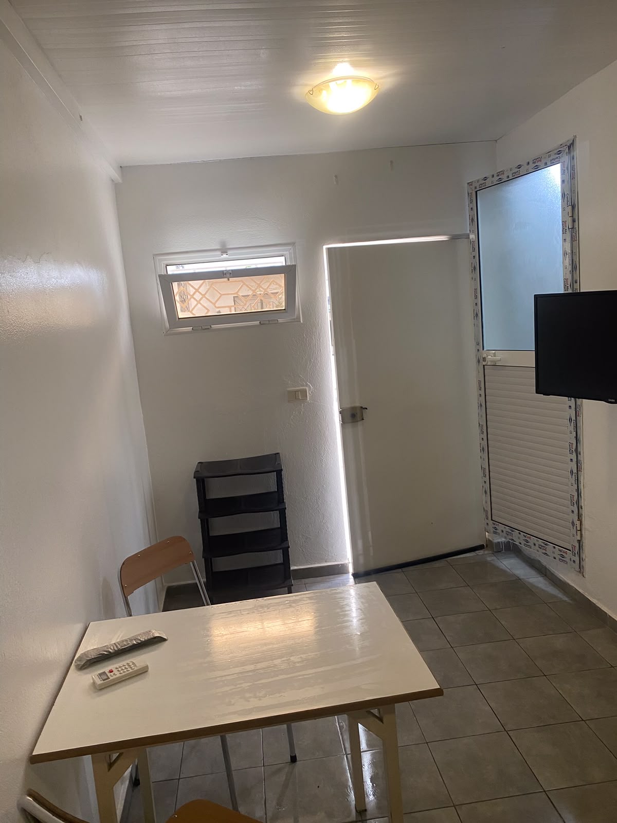 La Marsa&nbsp;Berge Du Lac&nbsp;Location&nbsp;Appart. 1 pi�ce&nbsp;Studio meuble berges du lac  1