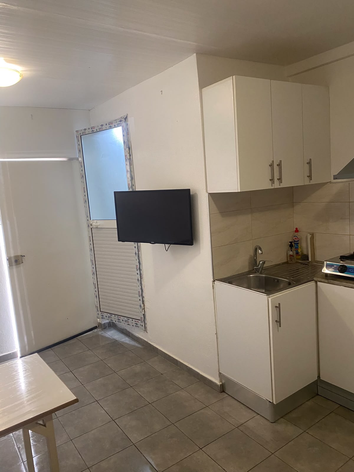 La Marsa&nbsp;Berge Du Lac&nbsp;Location&nbsp;Appart. 1 pi�ce&nbsp;Studio meuble berges du lac  1