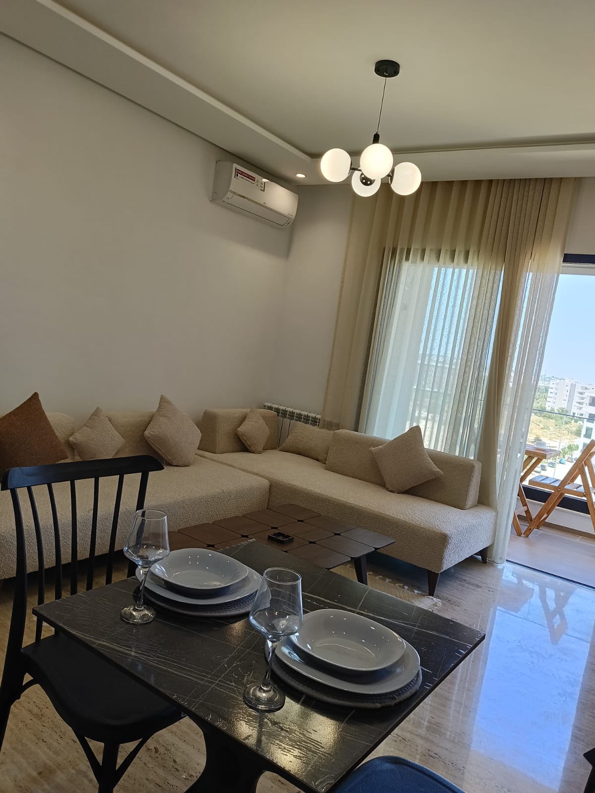Ain Zaghouan&nbsp;Jardins de Carthage&nbsp;Location&nbsp;Appart. 1 pi�ce&nbsp;S1 richement meubl� aux jardin de carthage