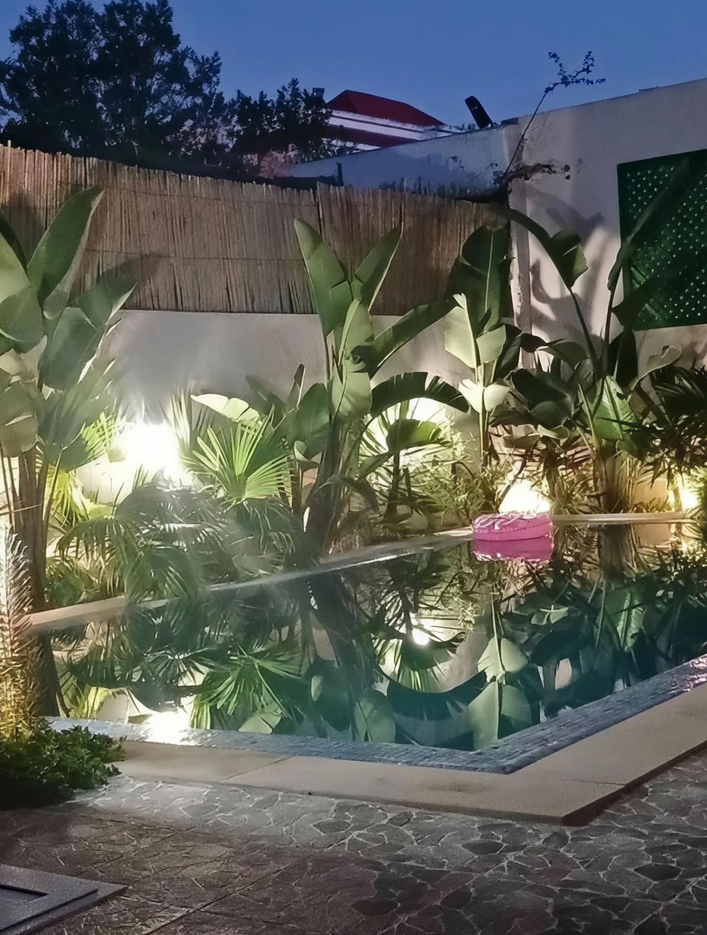 La Soukra&nbsp;Chotrana 3&nbsp;Location&nbsp;Appart. 4 pi�ces&nbsp;Etage de villa vide s3 chotrana 3