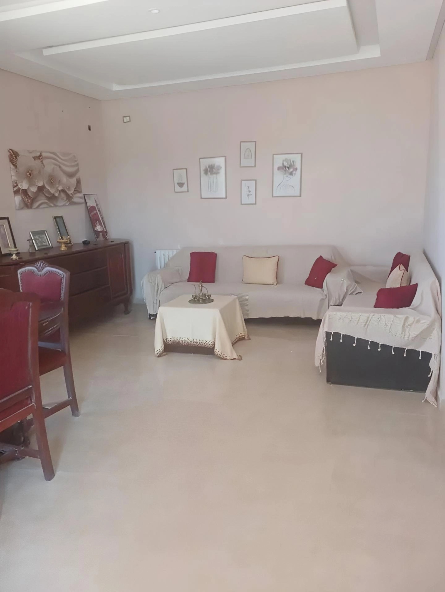 La Soukra&nbsp;Chotrana 3&nbsp;Location&nbsp;Appart. 4 pi�ces&nbsp;Etage de villa vide s3 chotrana 3