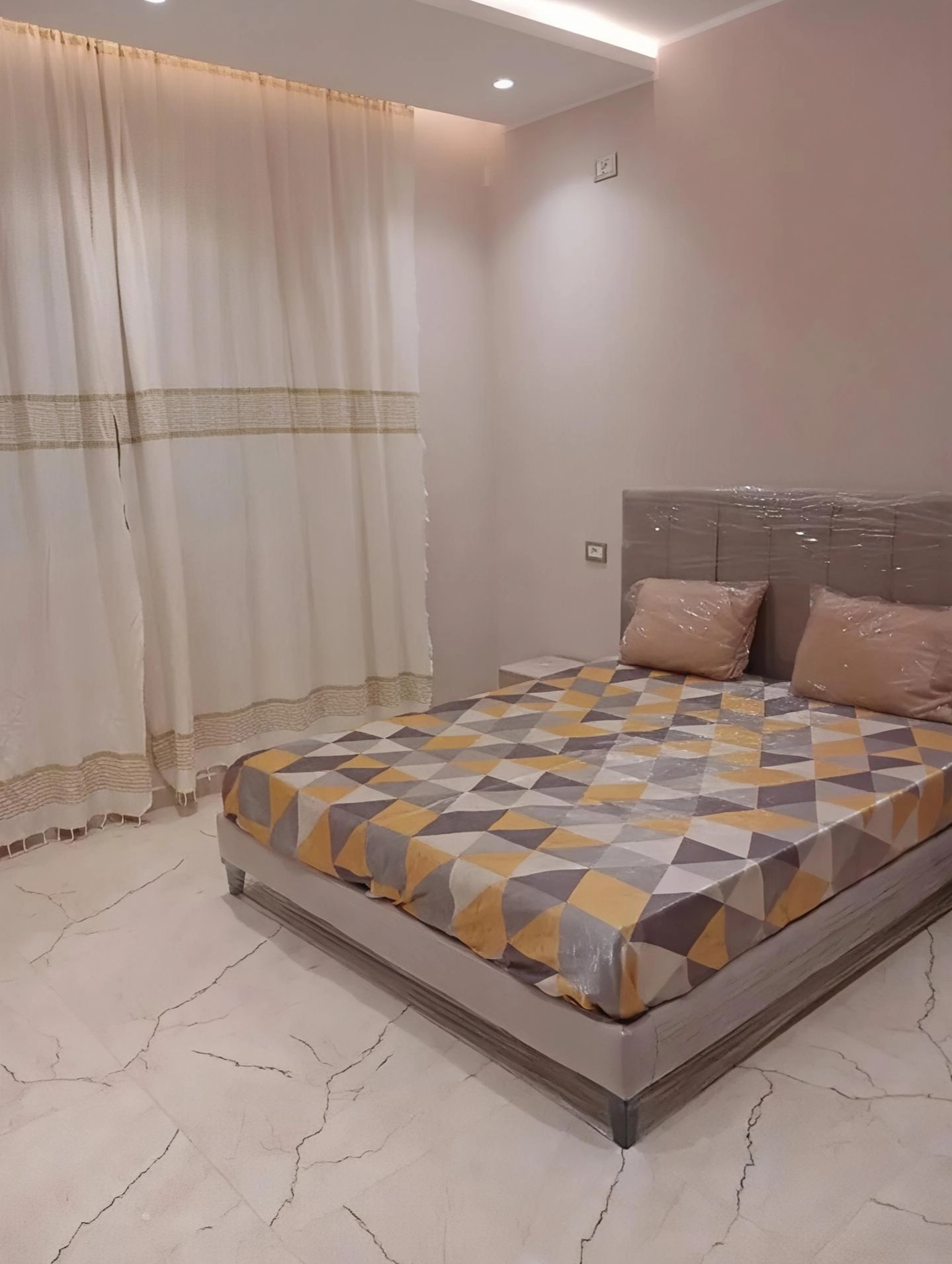 La Soukra&nbsp;Chotrana 3&nbsp;Location&nbsp;Appart. 4 pi�ces&nbsp;Etage de villa vide s3 chotrana 3