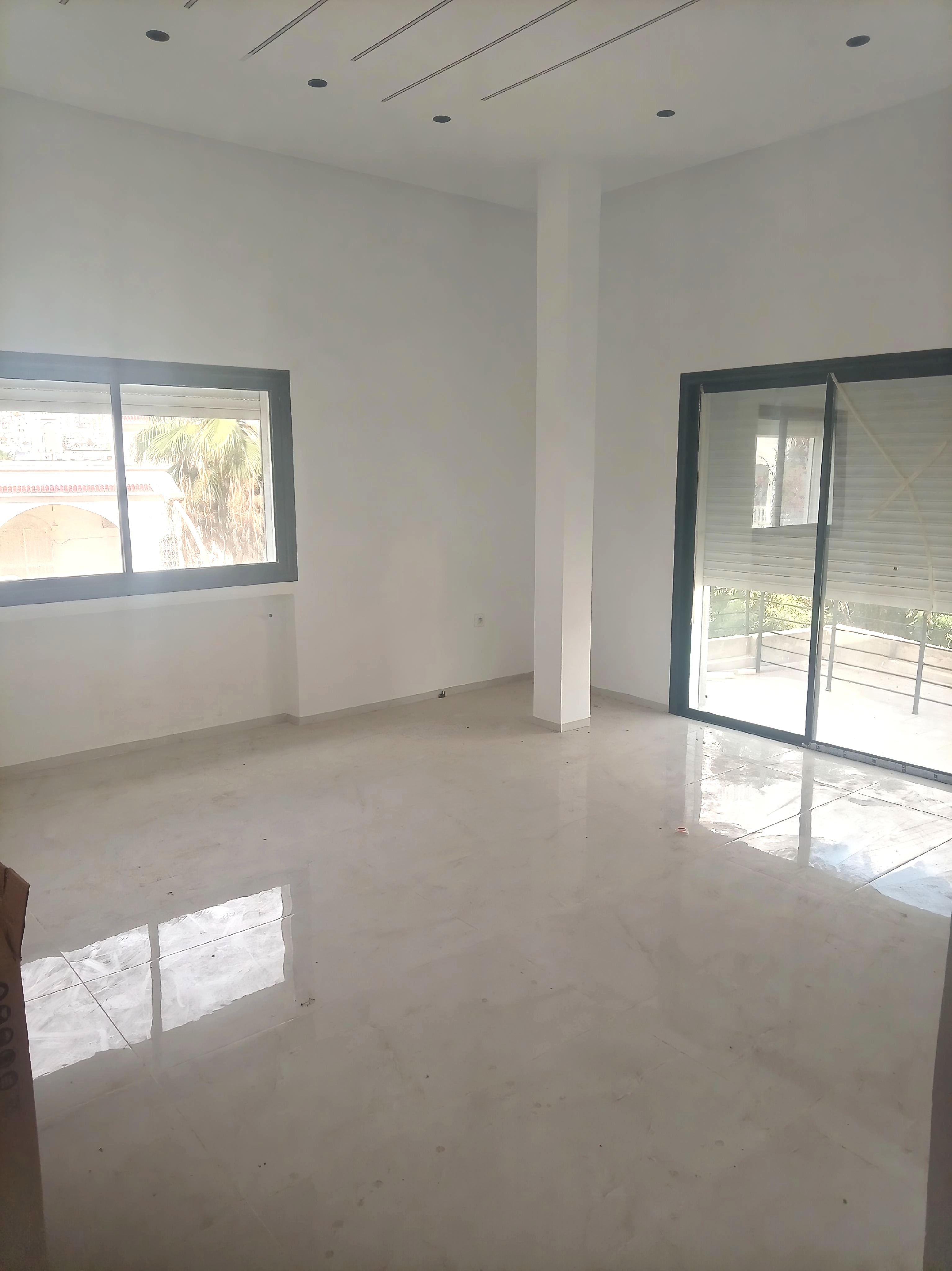 Ariana Ville&nbsp;El Menzah 8&nbsp;Location&nbsp;Appart. 4 pi�ces&nbsp;Etage de villa s3 jamais habit� menzah 8