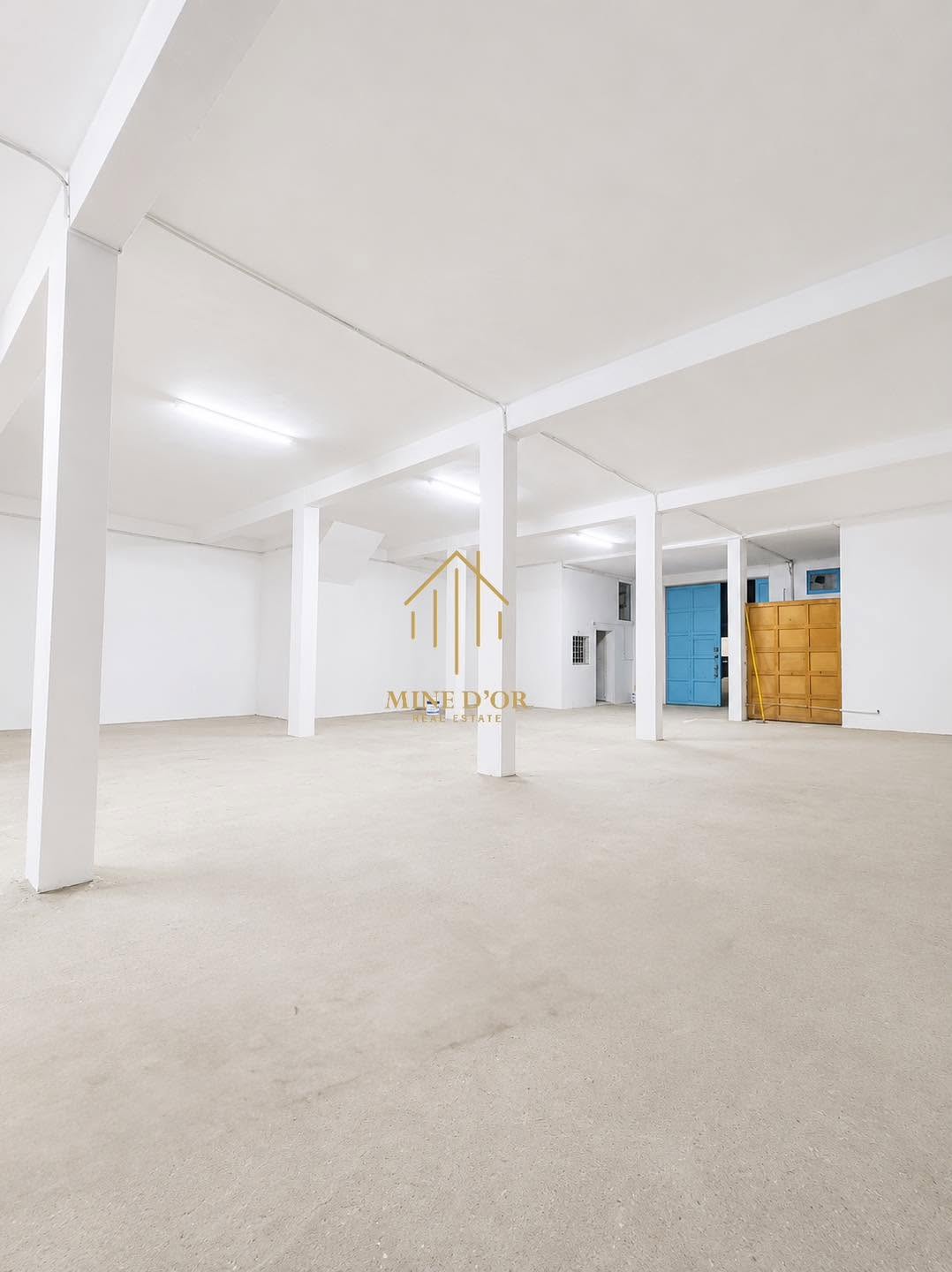 La Soukra&nbsp;Charguia 2&nbsp;Bureaux & Commerces&nbsp;Atelier,Garage&nbsp;Al d�pot sur avenue de la soukra  charguuia 2