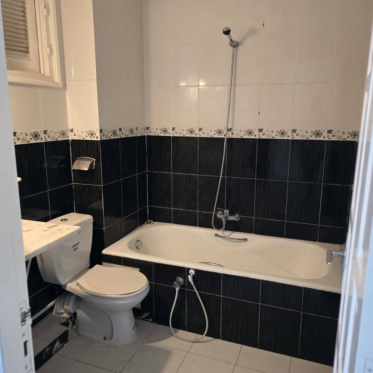 Akouda&nbsp;Chatt Meriem&nbsp;Vente&nbsp;Appart. 2 pi�ces&nbsp;Une appartement  pieds dans l'eau  � chatt mariem