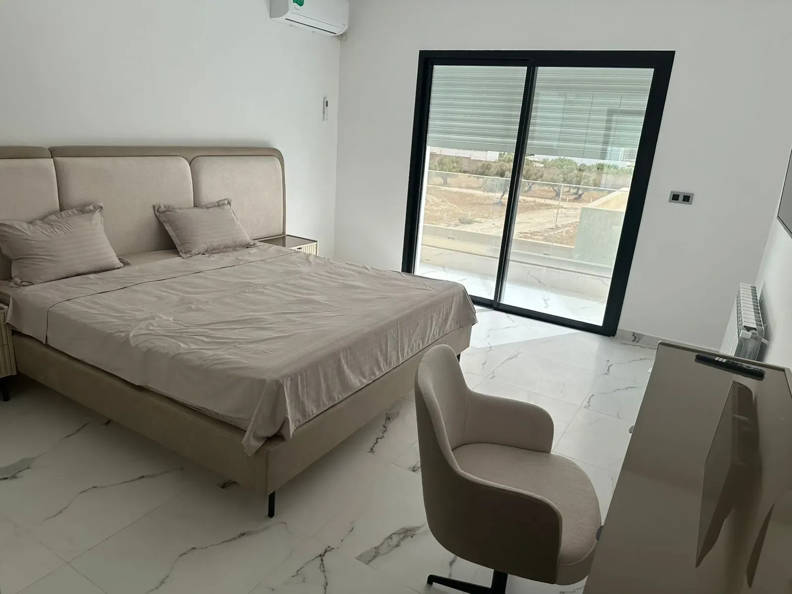 Akouda&nbsp;Chatt Meriem&nbsp;Vente&nbsp;Appart. 2 pi�ces&nbsp;Magnifique villa haut standing