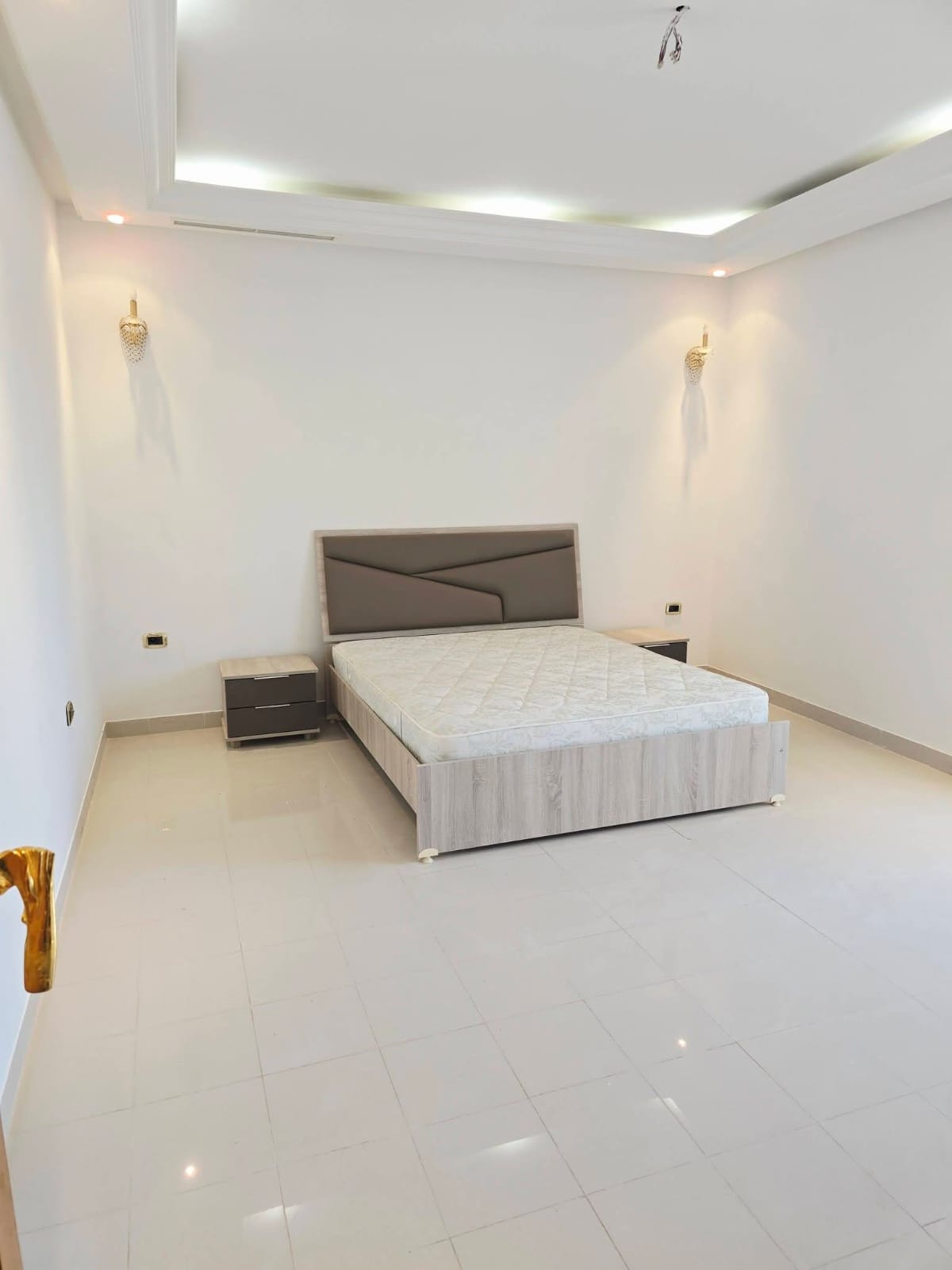 Akouda&nbsp;Chatt Meriem&nbsp;Vente&nbsp;Appart. 2 pi�ces&nbsp;Superbe villa s8 haut gamme  a chatt mariem