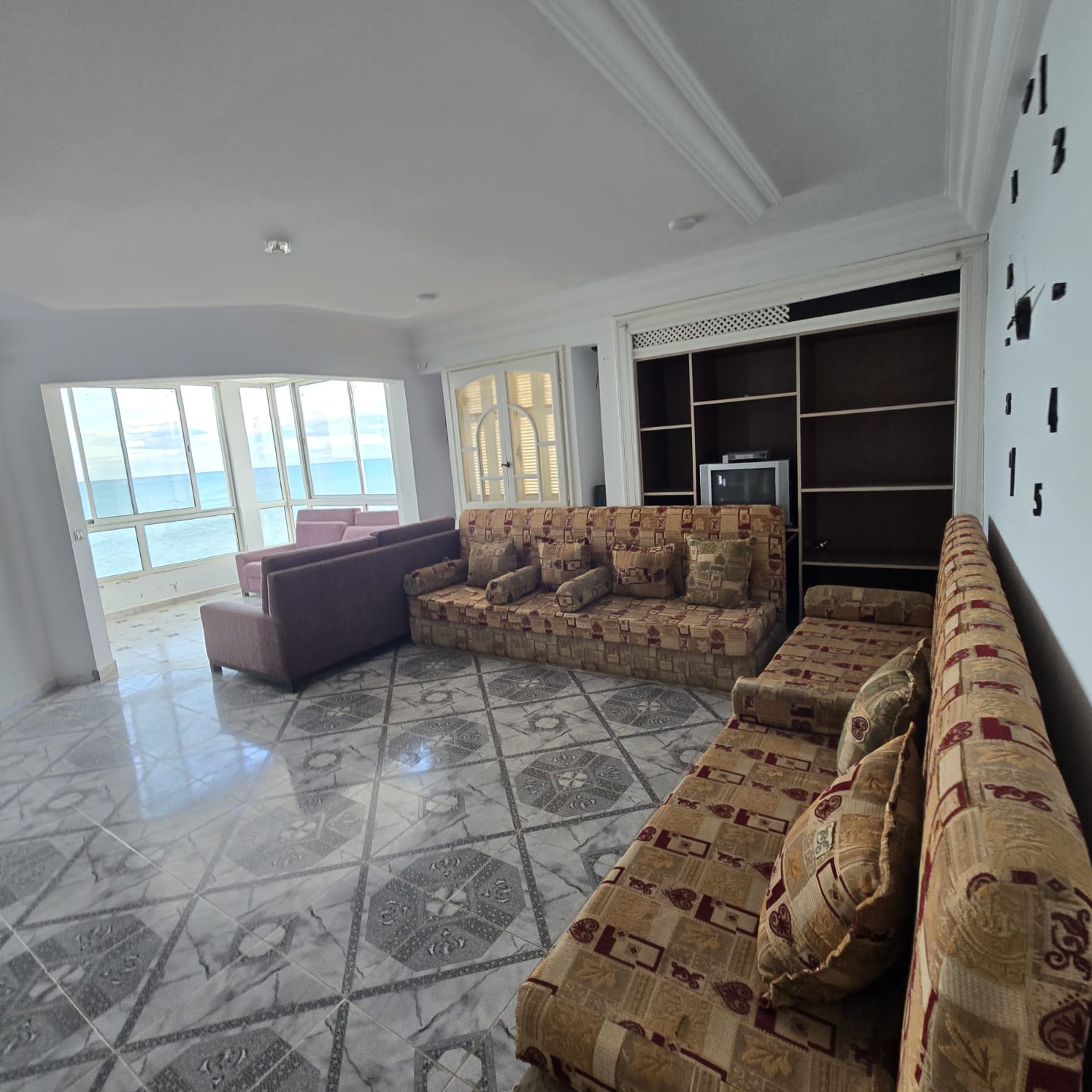 Akouda&nbsp;Chatt Meriem&nbsp;Vente&nbsp;Appart. 2 pi�ces&nbsp;Appartement pieds dans leau spacieux vue d�gag�