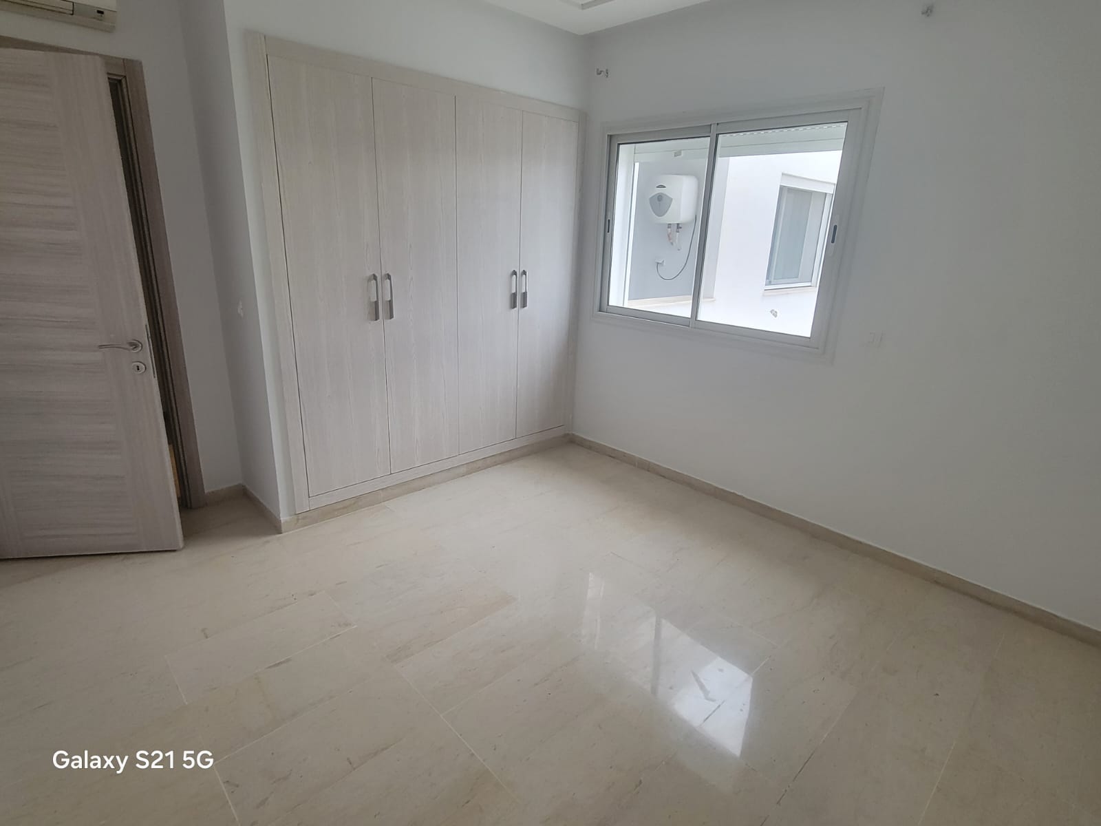La Marsa&nbsp;El Aouina&nbsp;Location&nbsp;Appart. 2 pi�ces&nbsp;Appartement s1 � aine zaghouane