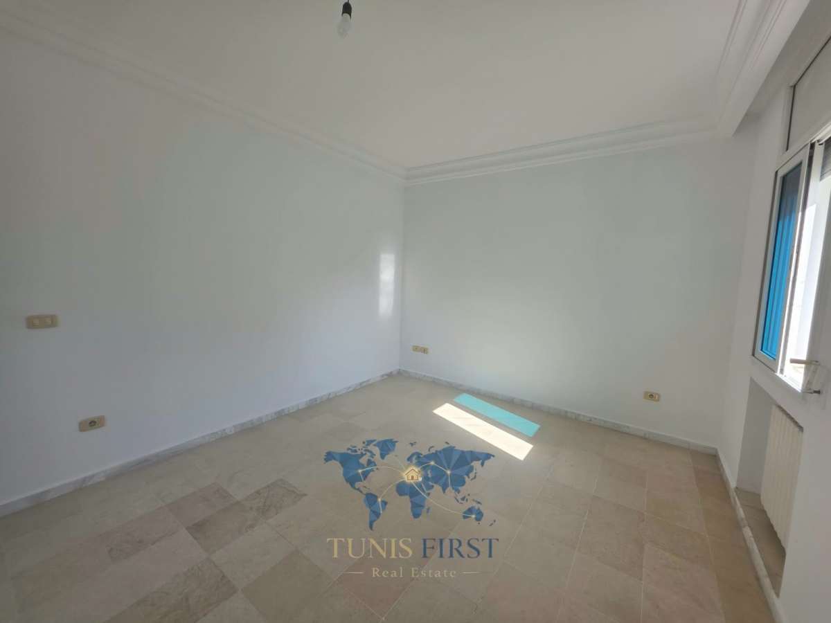La Marsa&nbsp;Gammart&nbsp;Location&nbsp;Appart. 4 pi�ces&nbsp;Appartement de charme s3 vide � gammarth