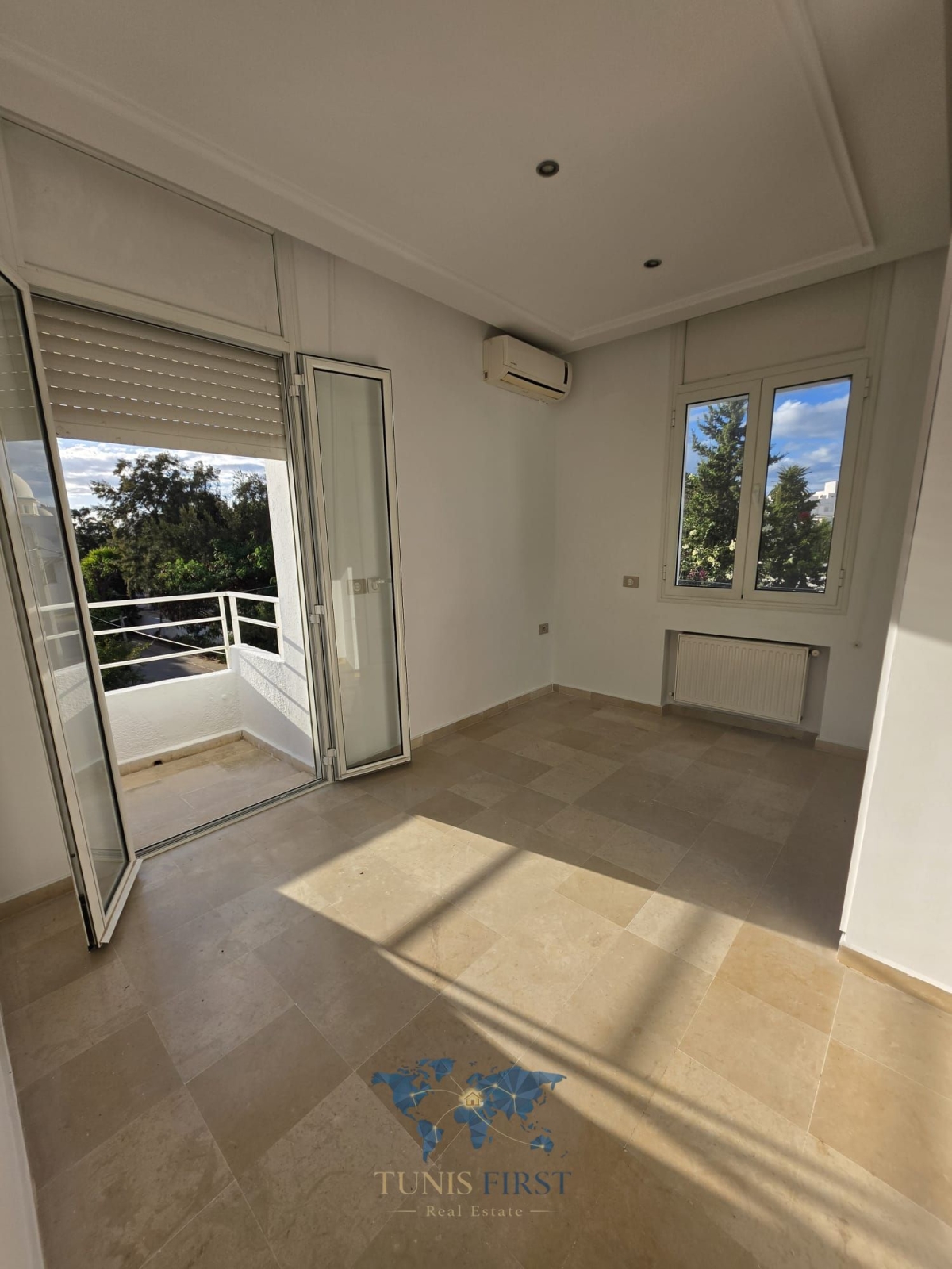 La Marsa&nbsp;Marsa Safsaf&nbsp;Location&nbsp;Appart. 5 pi�ces+&nbsp;Etage de villa vide � marsa cube
