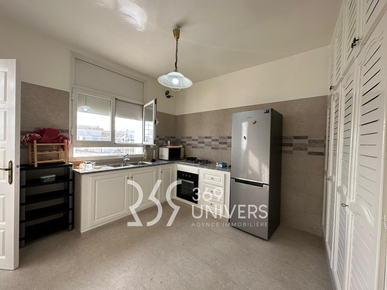 La Marsa&nbsp;Cite Du Stade&nbsp;Location&nbsp;Appart. 4 pi�ces&nbsp;Etage meubl� avec balcon � la marsa ref ra028