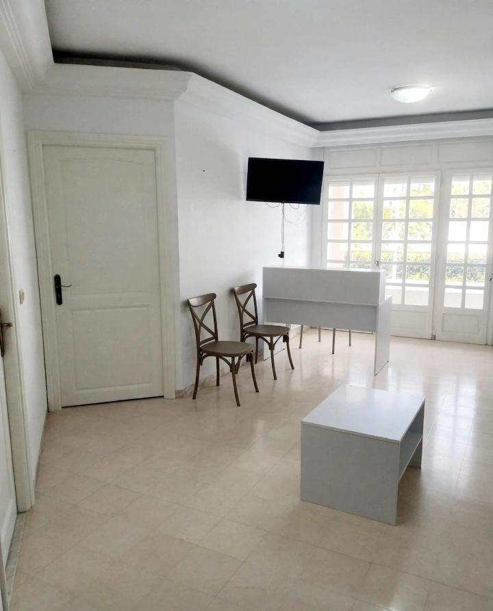 Ariana Ville&nbsp;Cite Ennasr 1&nbsp;Bureaux & Commerces&nbsp;Bureau&nbsp;S1 bureautique face total