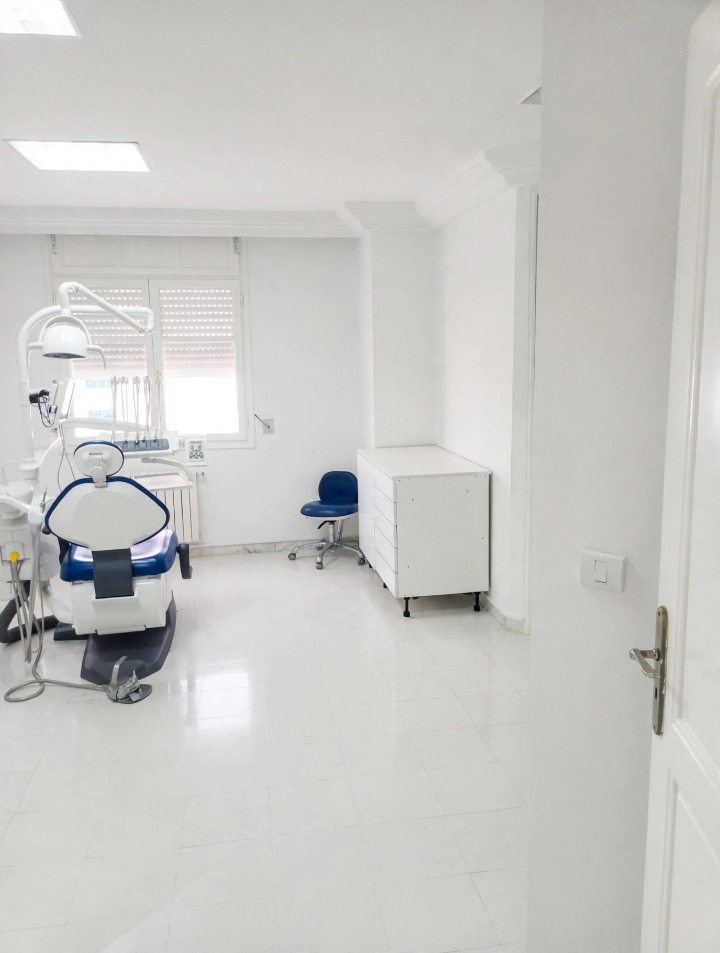 Ariana Ville&nbsp;Cite Ennasr 1&nbsp;Bureaux & Commerces&nbsp;Bureau&nbsp;S1 bureautique face total