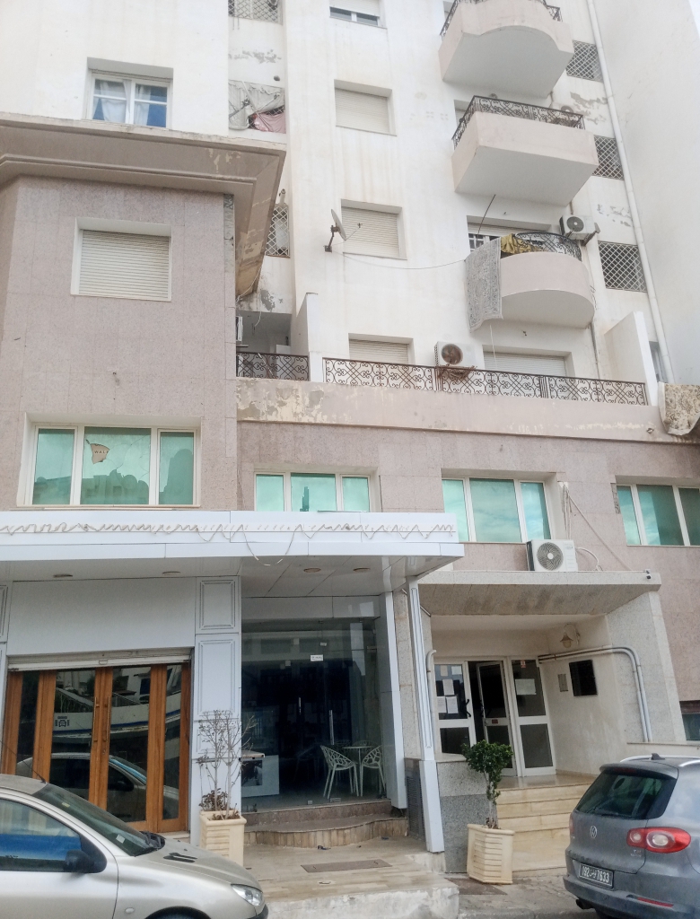 Ariana Ville&nbsp;Cite Ennasr 1&nbsp;Bureaux & Commerces&nbsp;Bureau&nbsp;S1 bureautique face total
