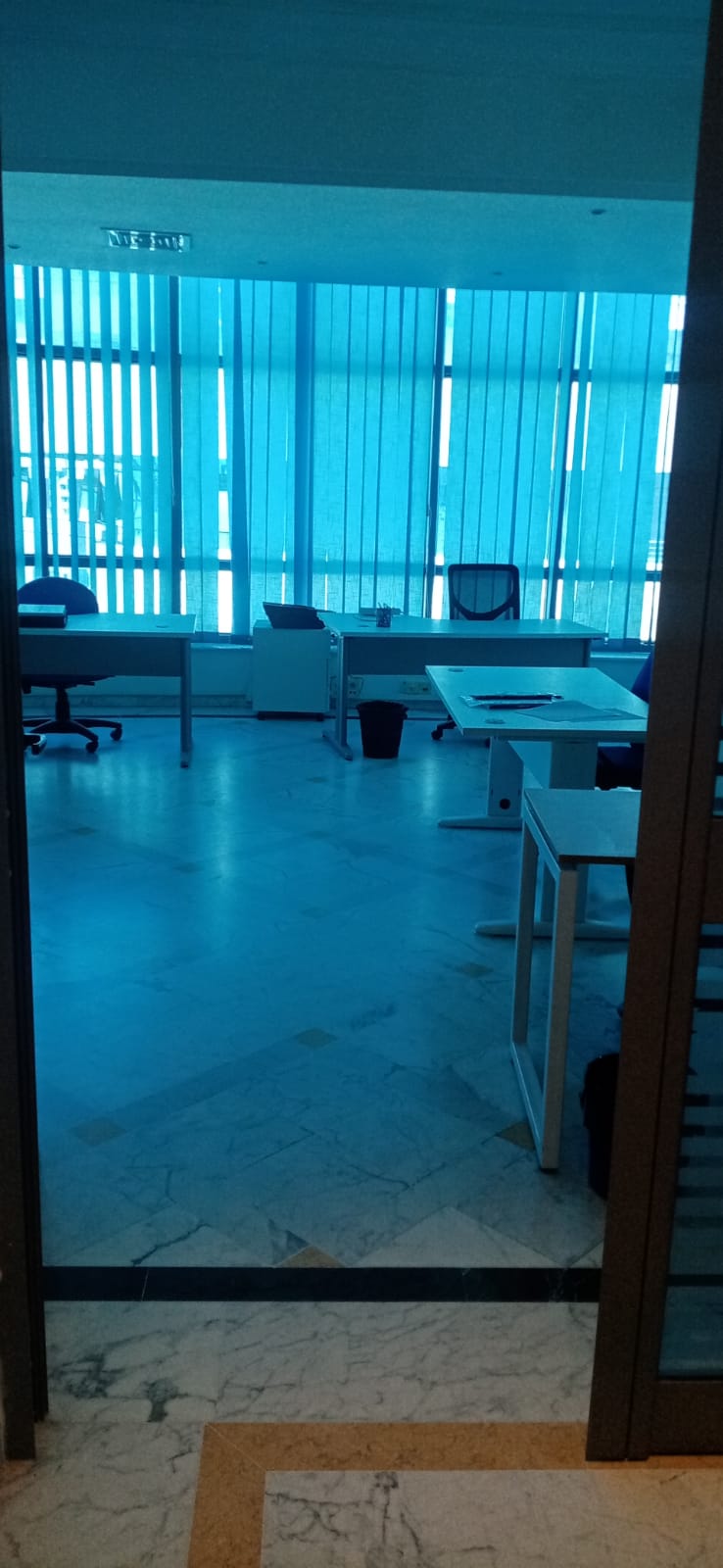 La Marsa&nbsp;Berge Du Lac&nbsp;Location&nbsp;Appart. 3 pi�ces&nbsp;Local a usage bureautique a lac en face movenpick